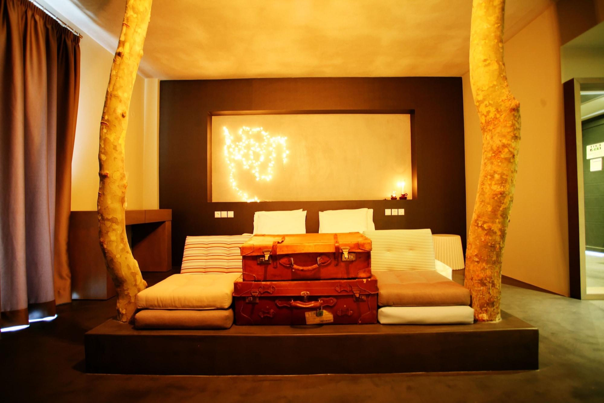 Oniropetra Boutique Hotel Karpenísion Zewnętrze zdjęcie