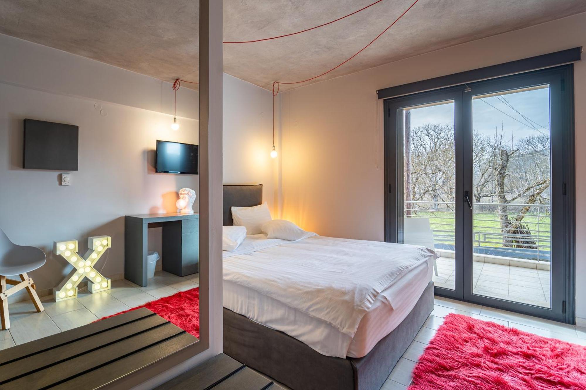 Oniropetra Boutique Hotel Karpenísion Zewnętrze zdjęcie